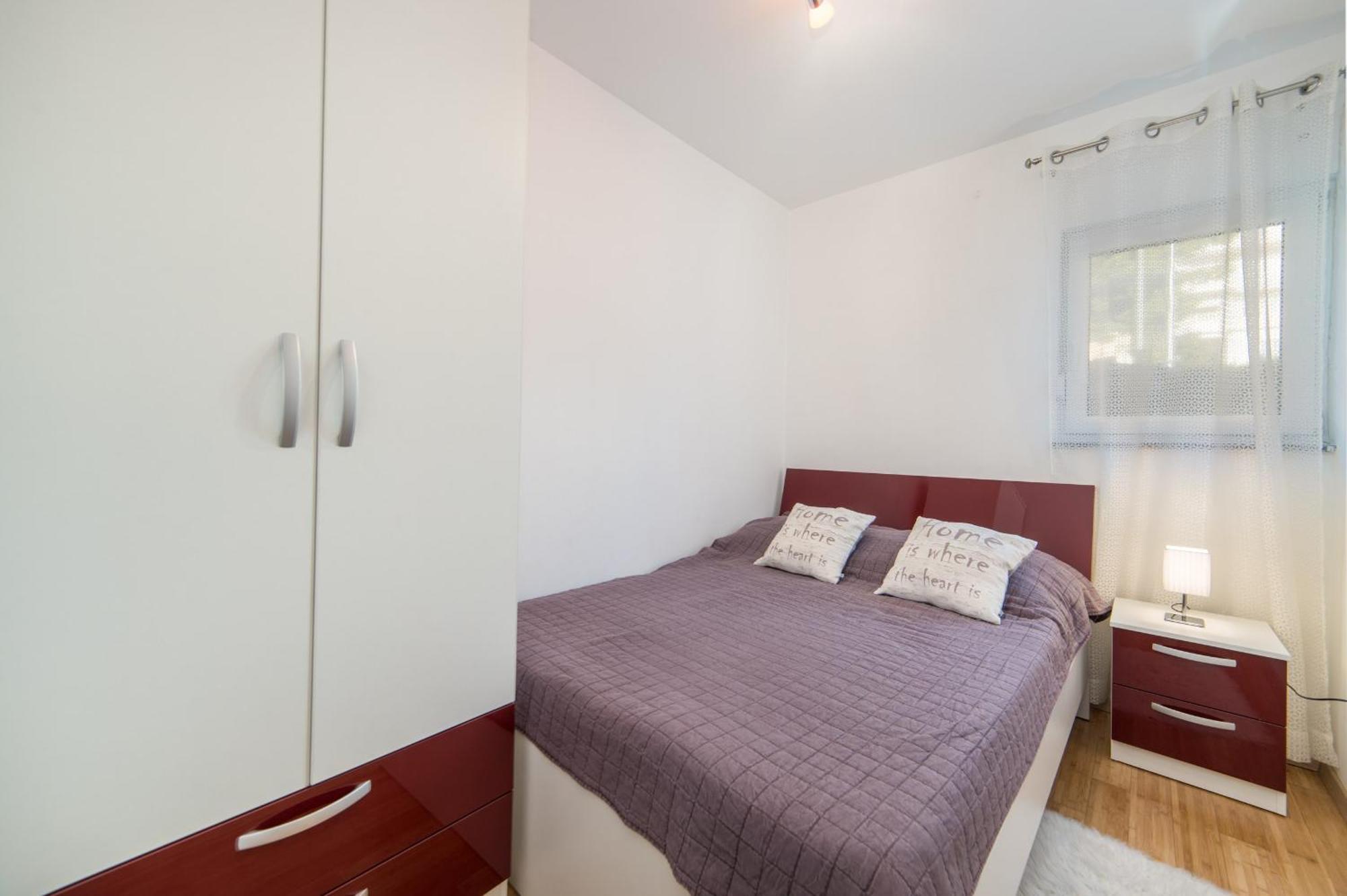 Crystal Apartment *