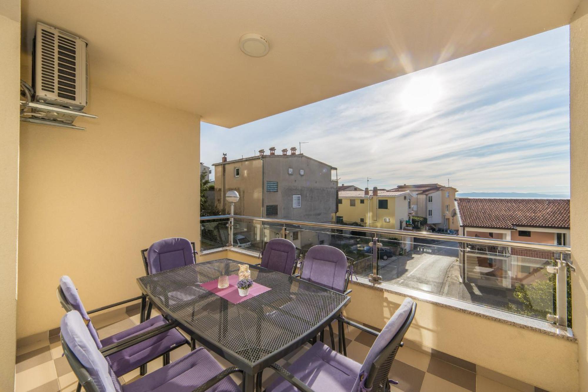Crystal Apartment *