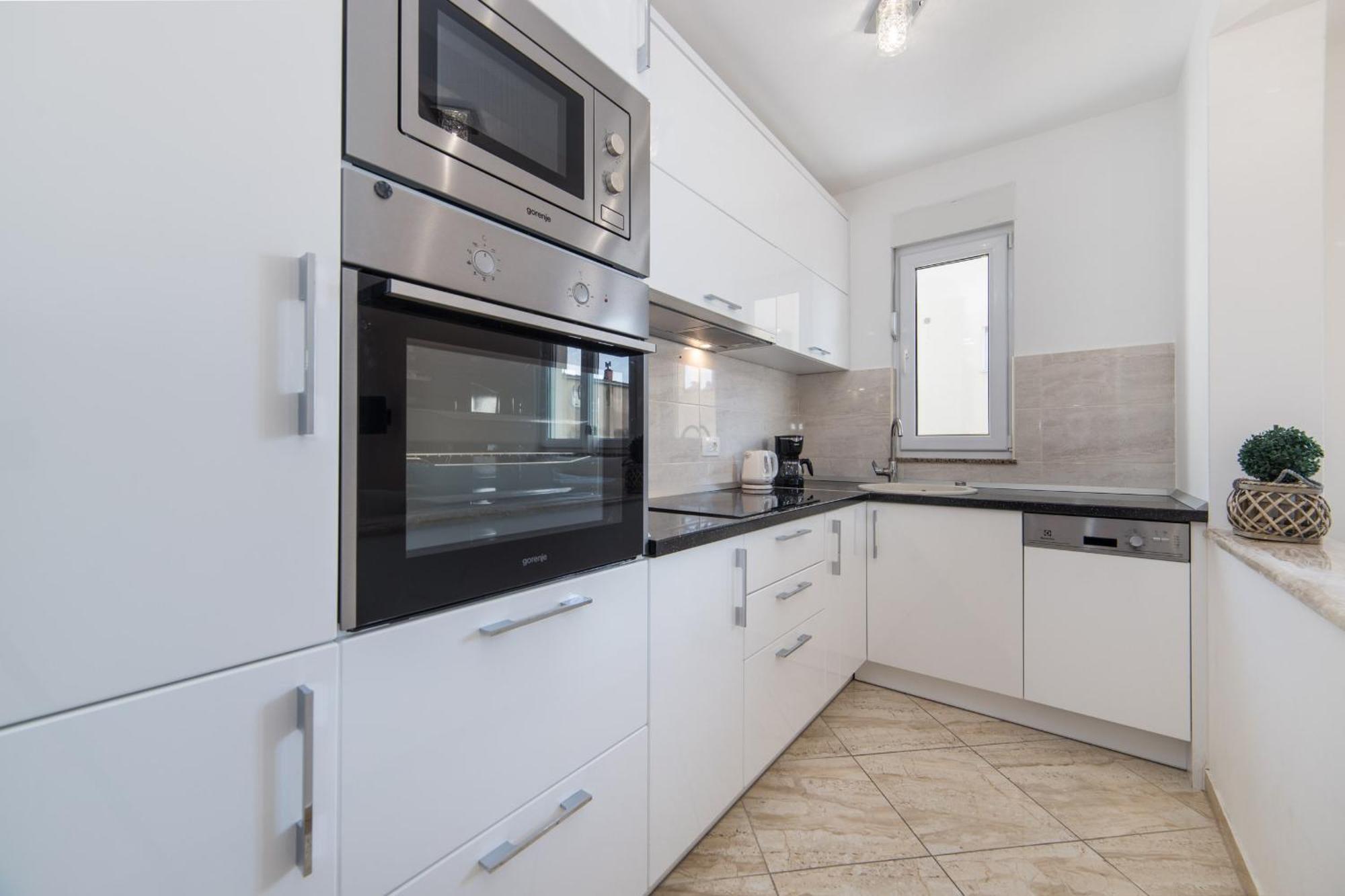 Crystal Apartment *